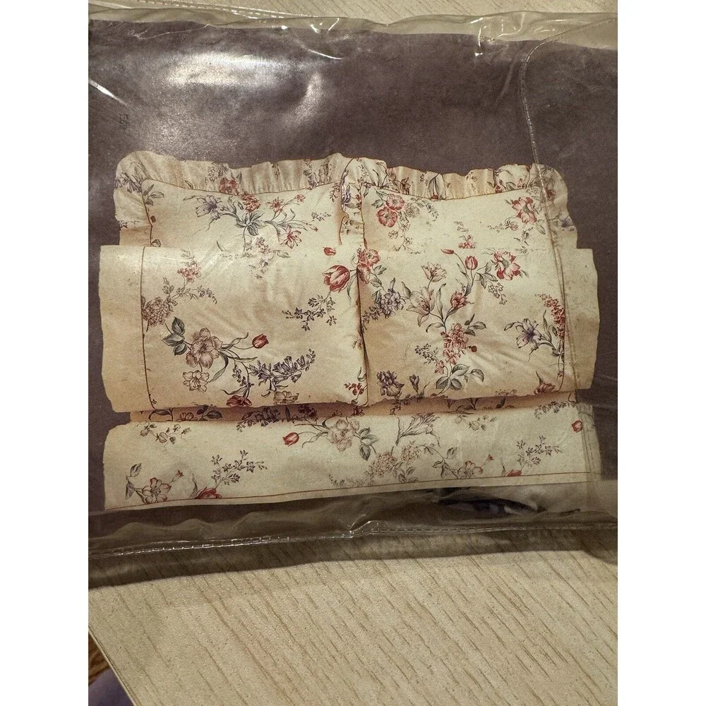 Vtg Cannon Sterling Choice No Iron Percale Ivory Floral 200 count Pillow Sham